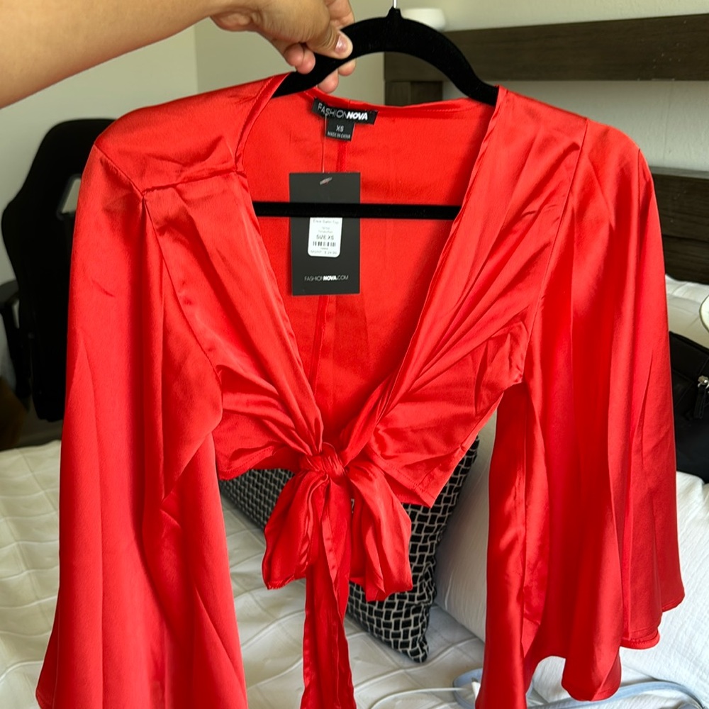 Red tie top